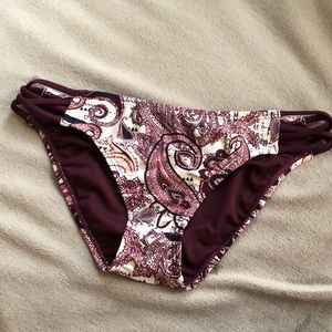 4/$25 NWOT Maroon Paisley Bikini Bottom